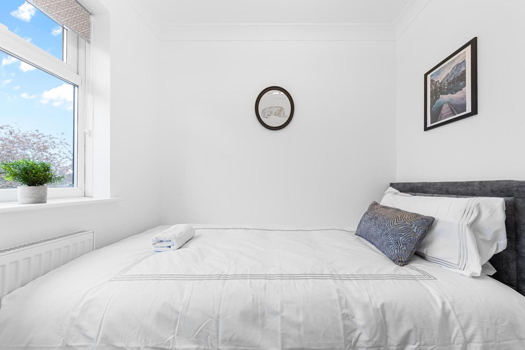 3 Bedroom House Close To Dartford Station Extérieur photo